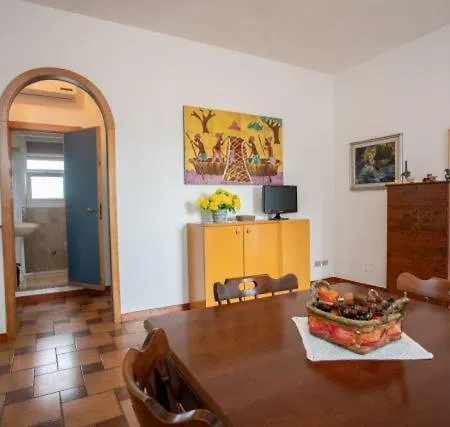 Casa Vacanze Torre Lapillo 펜션 토레 라필로