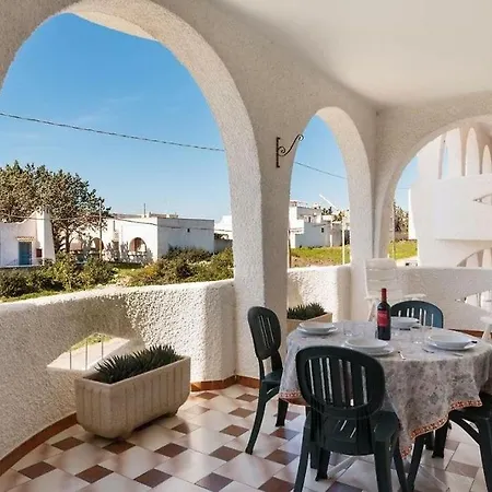 Casa Vacanze Torre Lapillo 펜션 *